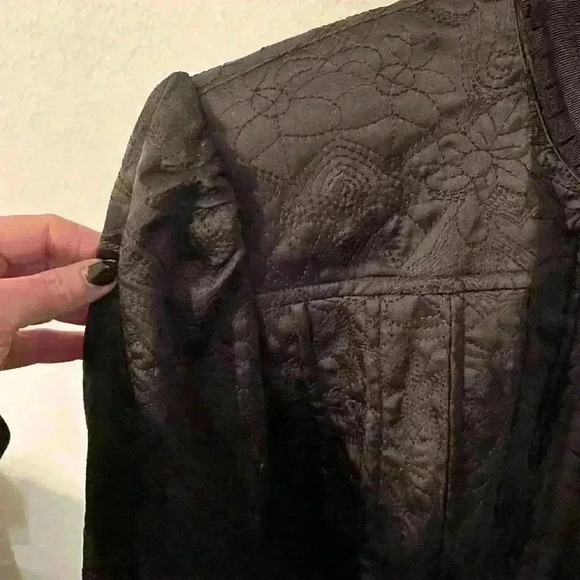 Peter Nygard Ruffle Detail Peplum Black Jacket/Feminine Bomber - SZ 10 - Picture 6 of 9